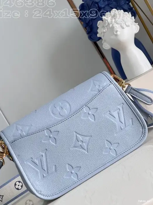 VUITTON LOUIS Diane-24*15*9 Nano CM 0328